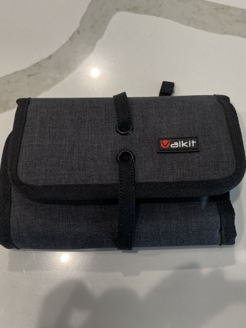 Vulkit Trifold Travel wallet - Compartments - Zippers - Safety!